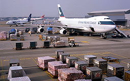 航空運(yùn)輸與航空貨運(yùn)代理 現(xiàn)代物流的核心環(huán)節(jié)