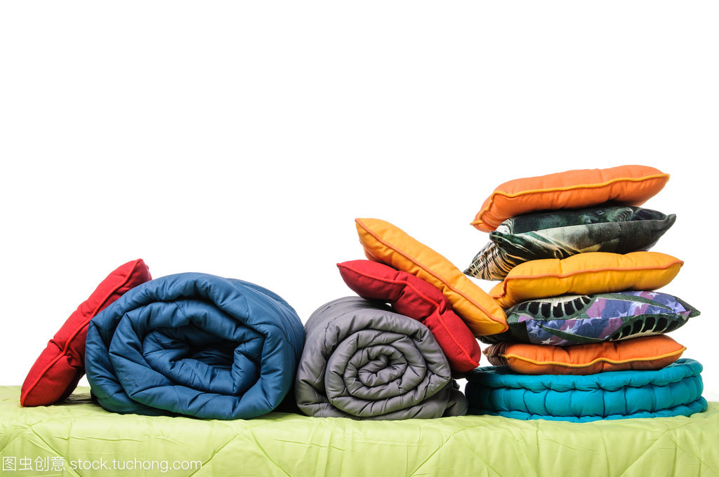 床上紡織品的溫馨搭配 枕頭與毯子的藝術(shù)